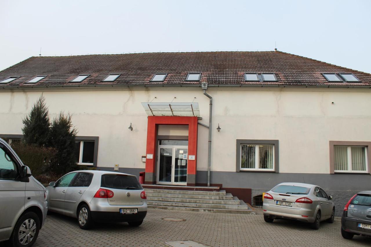 Ubytovani Na Spejcharu, Zelevcice Slany Exterior photo